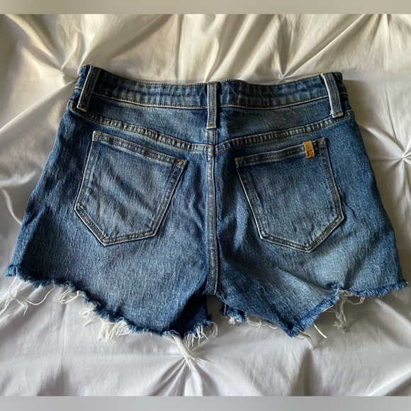 Excellent Condition Joe’s Jeans Medium Wash Shorts Size 25 - Picture 3 of 3